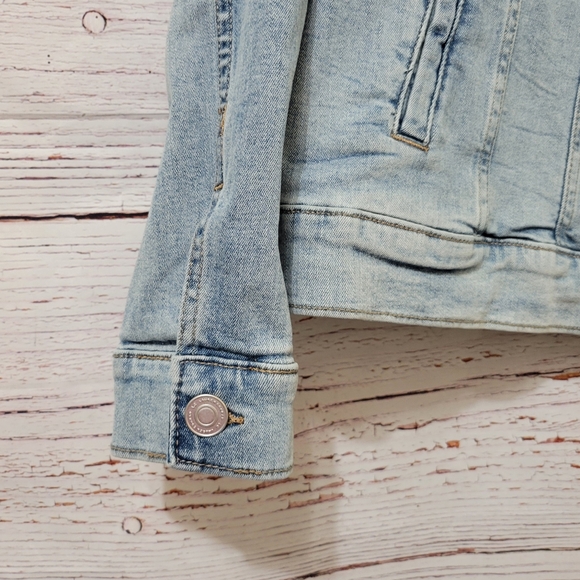 LC Lauren Conrad New Core Denim Jacket - Picture 9 of 13